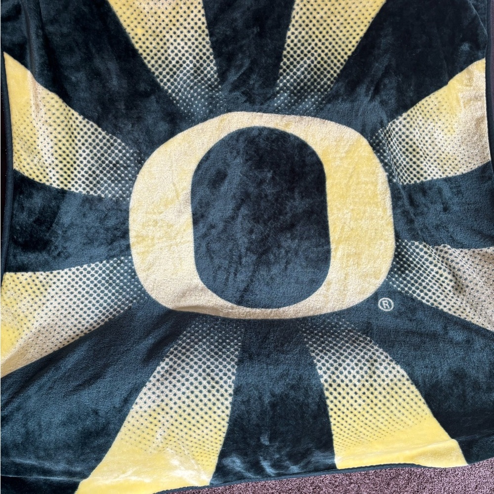 Oregon Ducks throw blanket 48x60